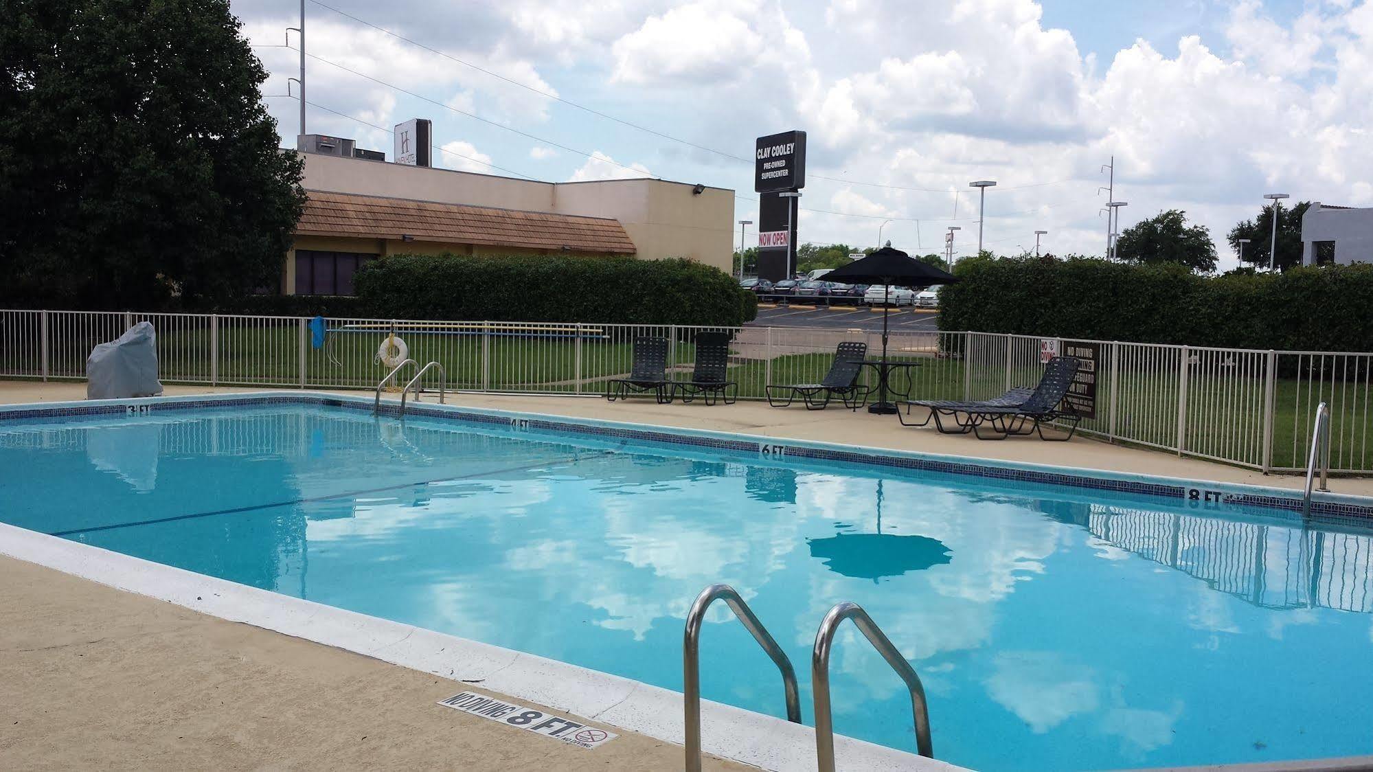 Rodeway Inn Duncanville Exterior foto